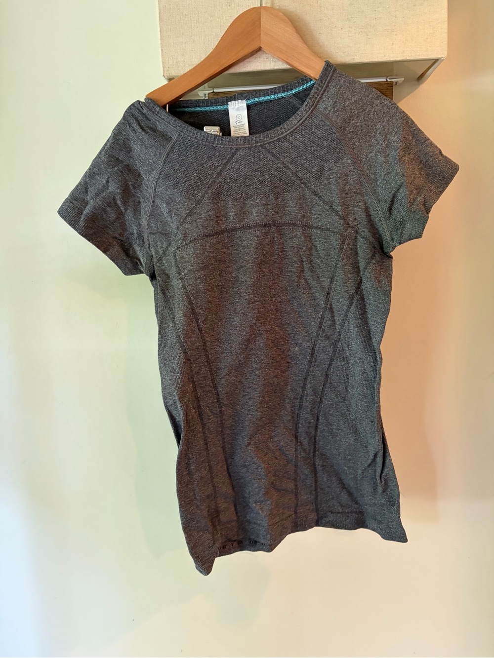 Ivivva Girls' Heather Charcoal Short Sleeve Athletic Tee